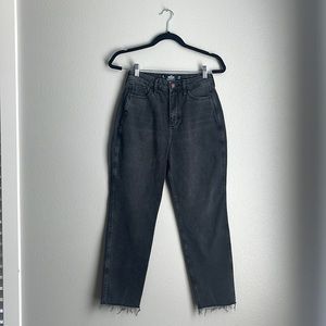 Hollister Ultra-High-Rise Mom Jean